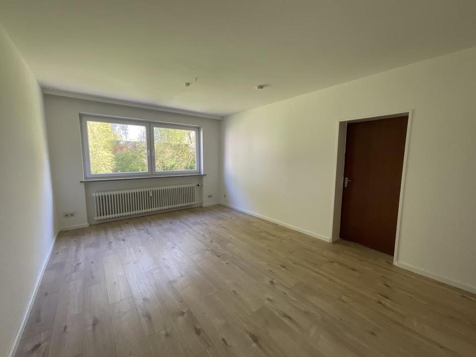 Thumbnail-Gemütliche 2-Zimmer-Wohnung mit Dusche und Balkon in Hochparterre