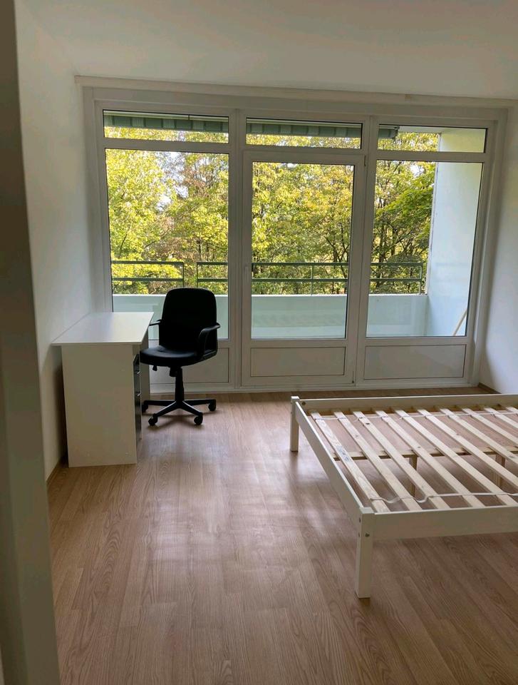 Thumbnail-Schönes ruhiges, helles WG Zimmer 14qm mit eigenem Balkonzugang