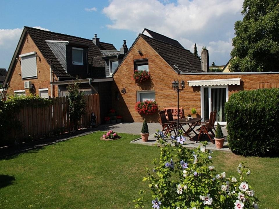 Thumbnail-2 Familienhaus in Düsseldorf Vennhausen zu verkaufen