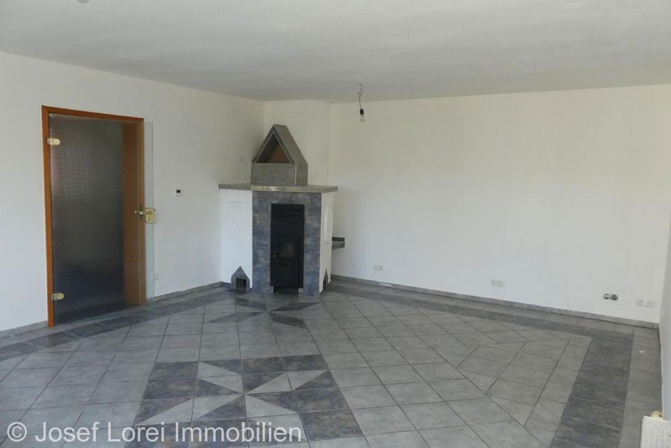 Thumbnail-Maisonettenwohnung in Doppelhaushälfte mit Terrasse, Balkonen u. Kaminofen