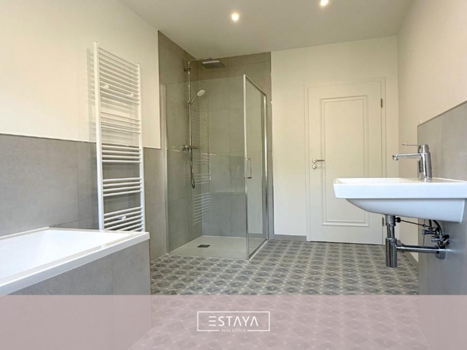 Thumbnail-Wunderschöne Familien-Dachgeschosswohnung mit zwei Bädern und großem Balkon