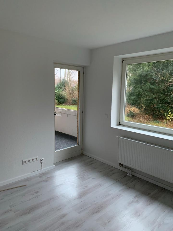 Thumbnail-sanierte 3-Zimmer-EG-Wohnung mit Balkon + Garage in Altwarmbüchen
