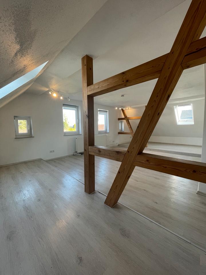 Thumbnail-Helle 2 Zimmer Dachgeschosswohnung zu vermieten