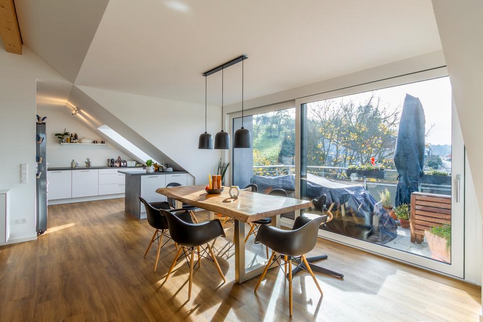 Thumbnail-Mit Weitblick: traumhafte 3-Zimmer-DG-Wohnung in attraktiver Lage