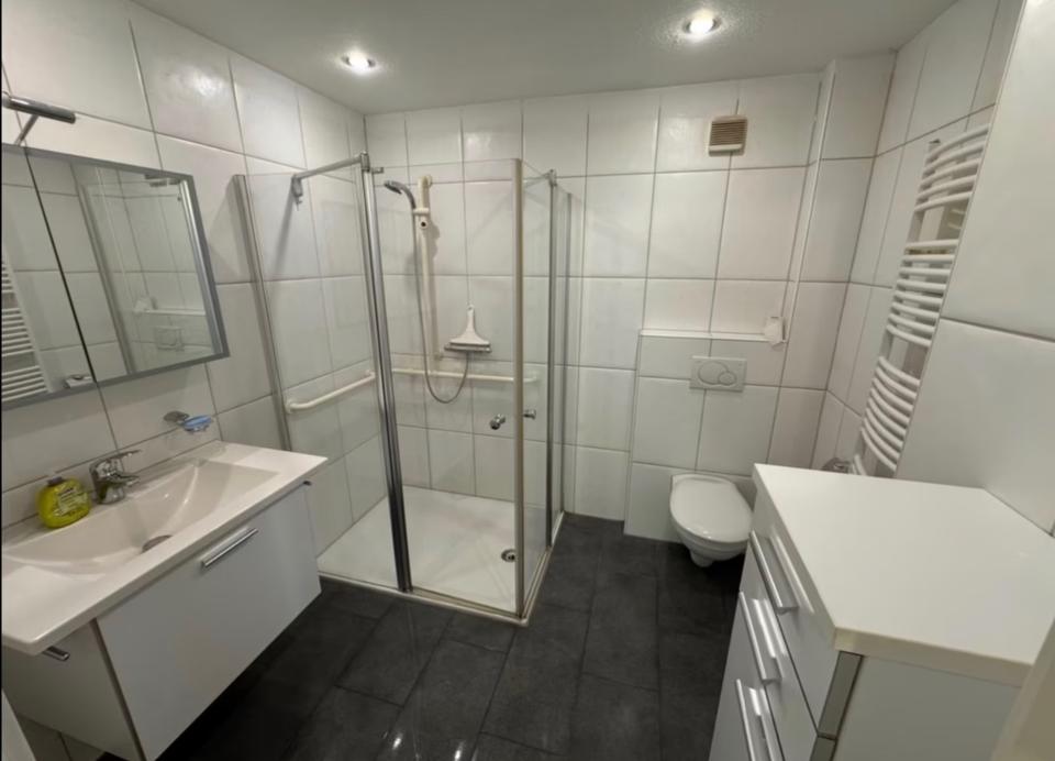 Thumbnail-Großzügige, neu renovierte Wohnung mit ca. 130 m² – modernes Bad