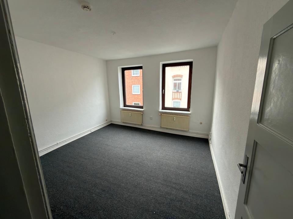 Thumbnail-2 Zimmerwohnung (renoviert) in Kiel - Ellerbek