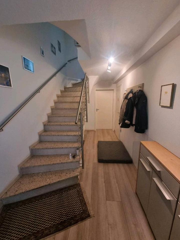 Thumbnail-DoppelhaushälfteEinfamilienhaus mit Einliegerwohnung, Waldnah