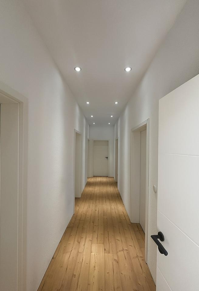 Thumbnail-PROJEKTERSTBEZUG Frisch sanierte 4 Zimmer Altbauwohnung Zentral