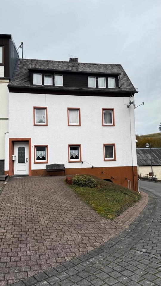 Thumbnail-Wohnhaus mit Scheune und Garten