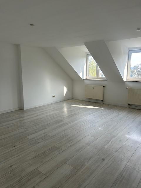 Thumbnail-Schöne 2-Zimmer-Wohnung mit EBK und Hobbyraum in Schloßteichnähe!