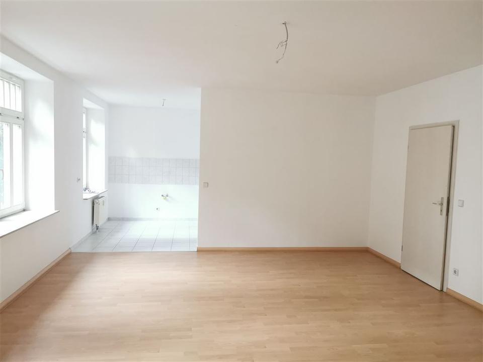 Thumbnail-Großzügige 3-Zimmer mit Einbauküche, Laminat, Wanne und Balkon!!