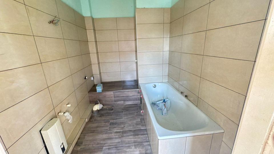 Thumbnail-5 Zimmer Wohnung 1.+2.OG Renoviert - Jobcenter Willkommen