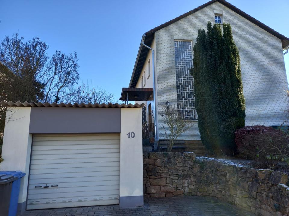 Thumbnail-Einfamilienhaus mit GartenGarageStellflächeBalkonTerasse