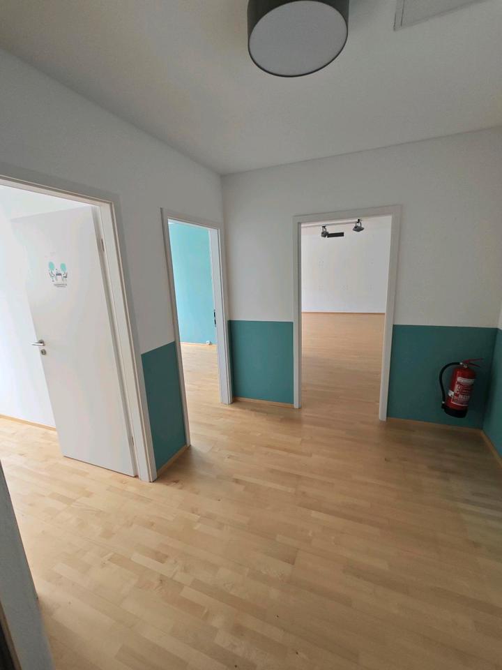 Thumbnail-Praxisräume zu vermieten, 200 qm