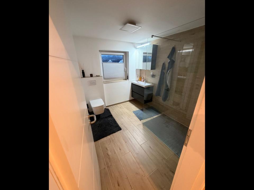 Thumbnail-Wohnung 3,5 Zi , 85 qm Garage,Stellplatz. Wallb. Glasfaser,Garten