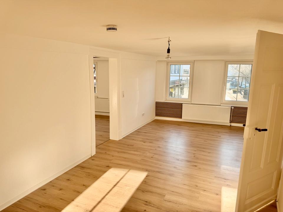 Thumbnail-3 Zimmer-Küche-Bad-Diele Erstbezug nach Sanierung