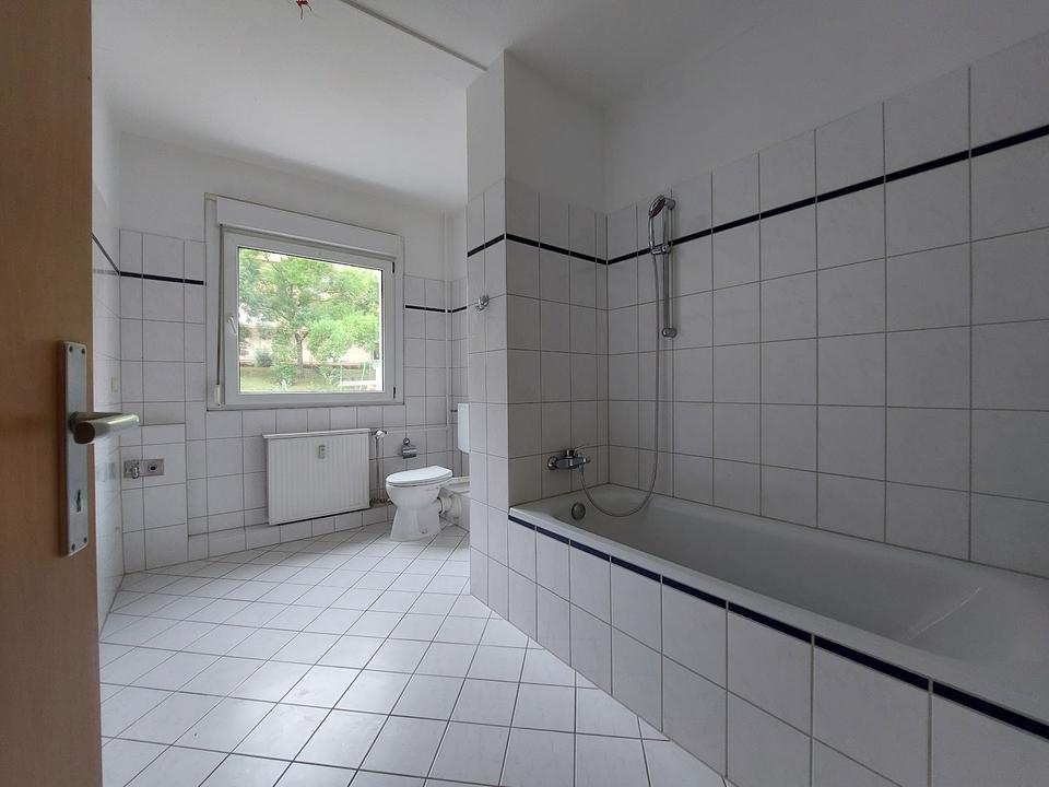 Thumbnail-Die Besonderheit unter den 1-Zimmer-Wohnungen: großes Bad, große Küche in Gorbitz!