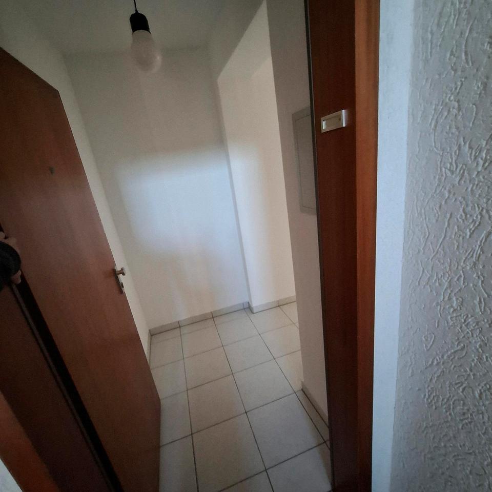 Thumbnail-Schöne zentrale 2,5 Zimmer Wohnung zu vermieten in Altenbochum
