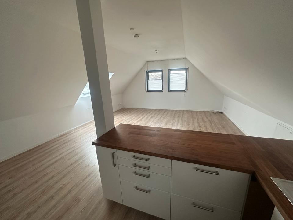 Thumbnail-Moderne 2-Zimmer-Dachgeschosswohnung mit 58 m² in Harpertshausen
