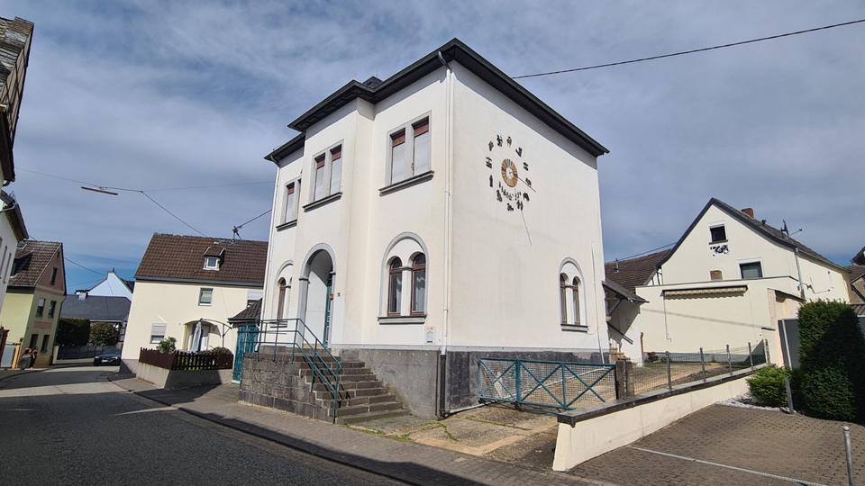Thumbnail-Geräumiges 1-2 Familienhaus mit Außenanlagen Rheinblick