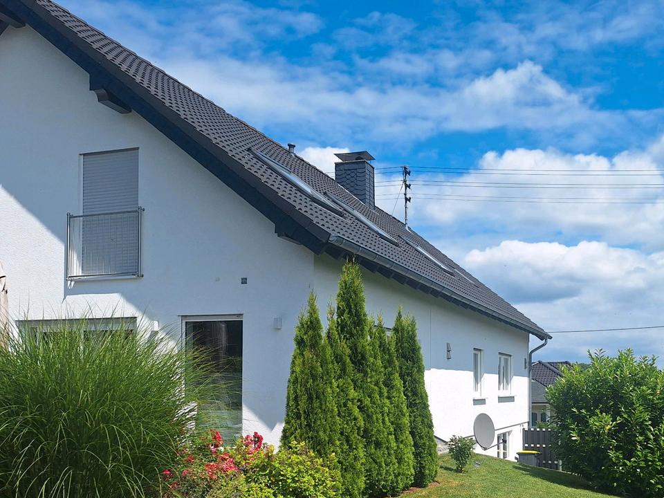 Thumbnail-Gepflegtes Ein-Zweifamilienhaus freistehend 217m²-provisionsfrei