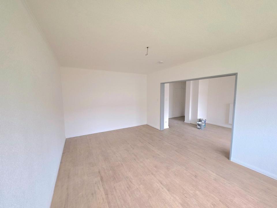Thumbnail-Schöne neu sanierte 3 Zimmer Wohnung zu vermieten