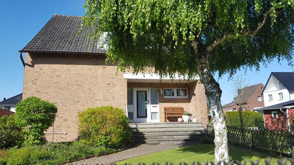 Thumbnail-Renoviertes Einfamilienhaus mit schönem Grundstück, Garage & Pool