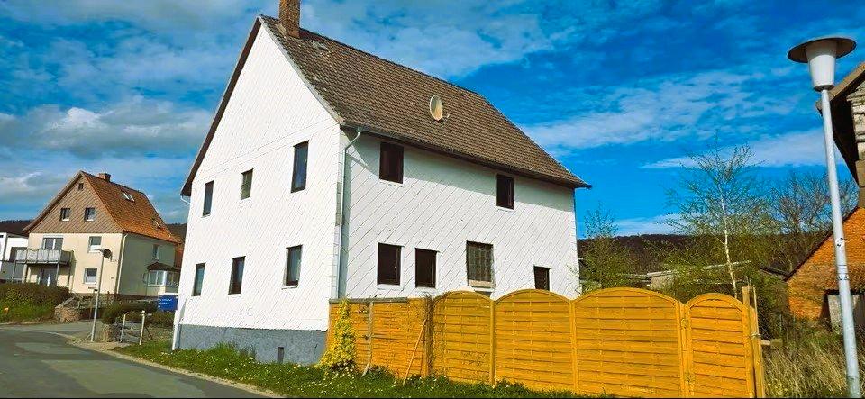 Thumbnail-Verkaufe charmantes Fachwerkhaus mit 7 Zimmer in 37633 Dielmissen