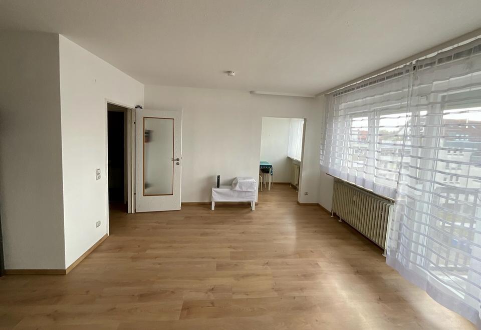 Thumbnail-Kleine zentrumsnahe Stadtwohnung mit Balkon und Tiefgaragen-Stellplatz in Nürnberg-Johannis!