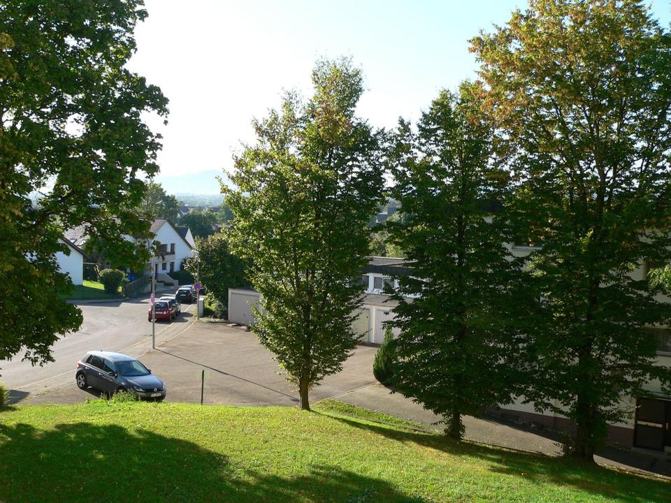 Thumbnail-sanierungsbedürftige aber schön geschnittene 4-Zimmer Wohnung