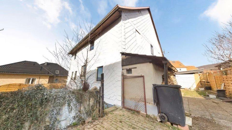 Thumbnail-Verkaufe Charmantes Fachwerkhaus mit 7 Zimmer in 37633 Dielmissen