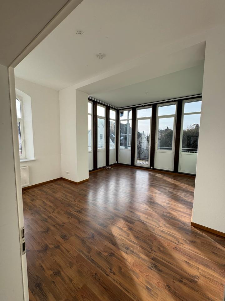 Thumbnail-86 qm | 2 Zimmer mit Balkon & Wintergarten