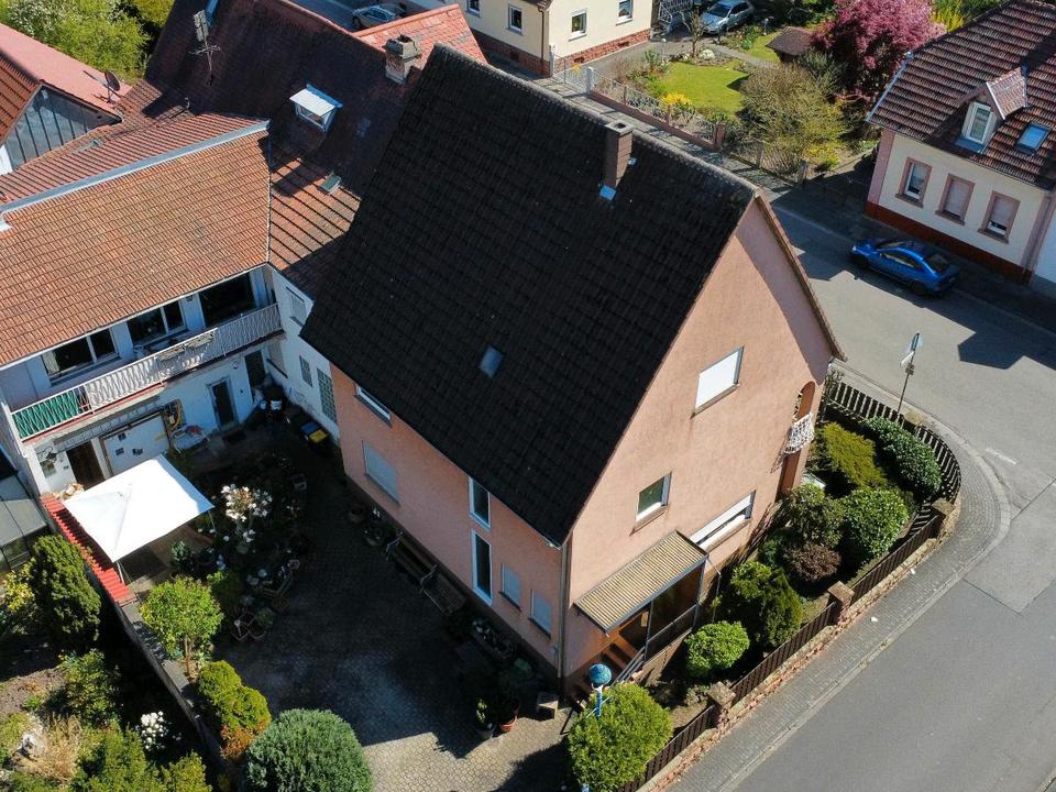 Thumbnail-Charmantes Einfamilienhaus mit Terrasse Garten Hof, Stadnähe inkl