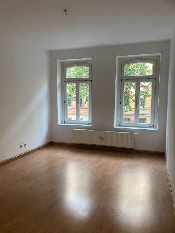 Thumbnail-Helle 2-Zimmerwohnung mit Einbauküche, Bad, Balkon