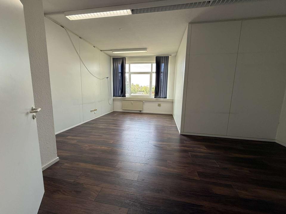Thumbnail-Moderne 36 m² Bürofläche in Friedrichsdorf – Pauschalmiete inkl. Nebenkosten & Glasfaser