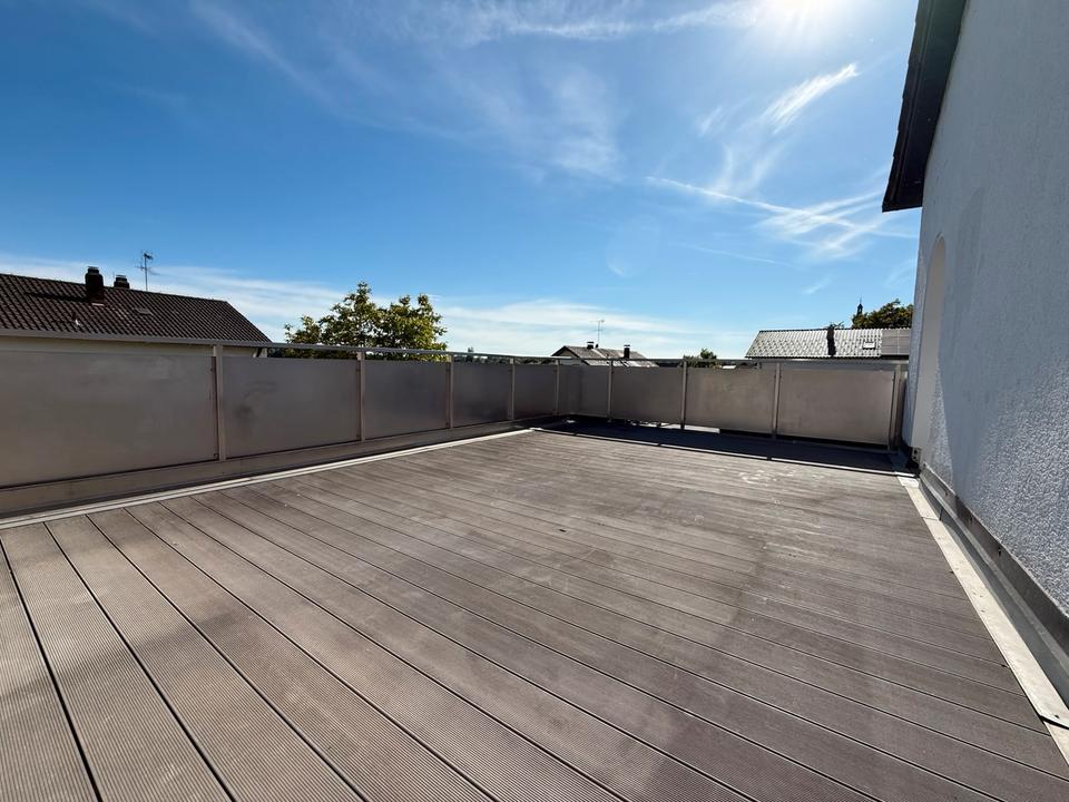 Thumbnail-Geräumige 4 Zimmer Wohnung mit großer Terrasse in Seebach