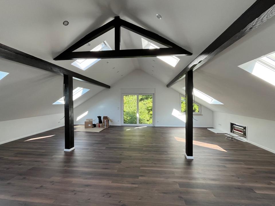 Thumbnail-GERSWEILER : Hochwertiger ERSTBEZUG im DACHGESCHOSS nach SANIERUNG in WALDRANDLAGE !