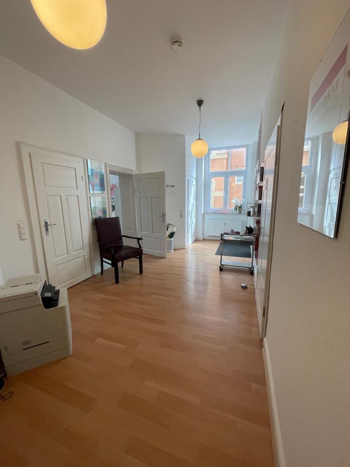 Thumbnail-**6 Zimmer City Wohnung als WG, Büro Physio oder große Wohnung***