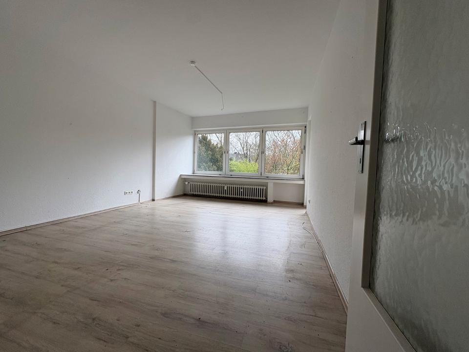 Thumbnail-Schöne, helle 2 Zimmer-Wohnung mit Aufzug in Meiderich - Nähe Stadtpark