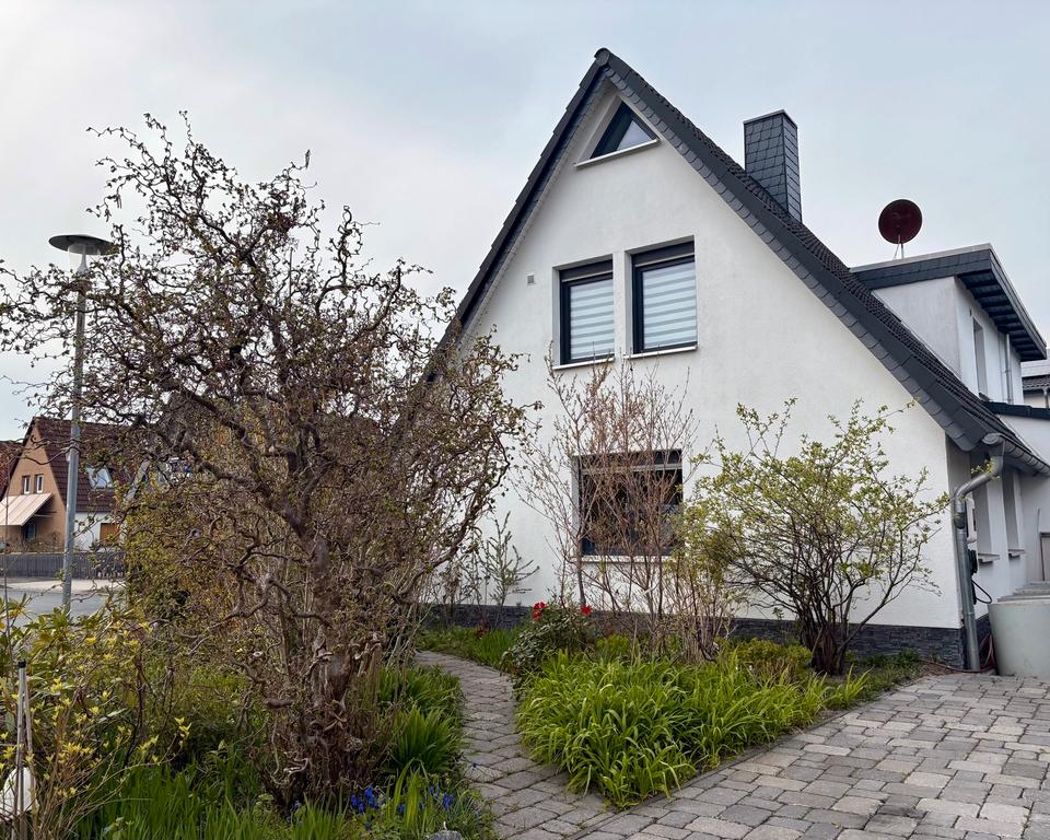 Thumbnail-Energetisch saniertes Familienhaus mit Naturgarten,