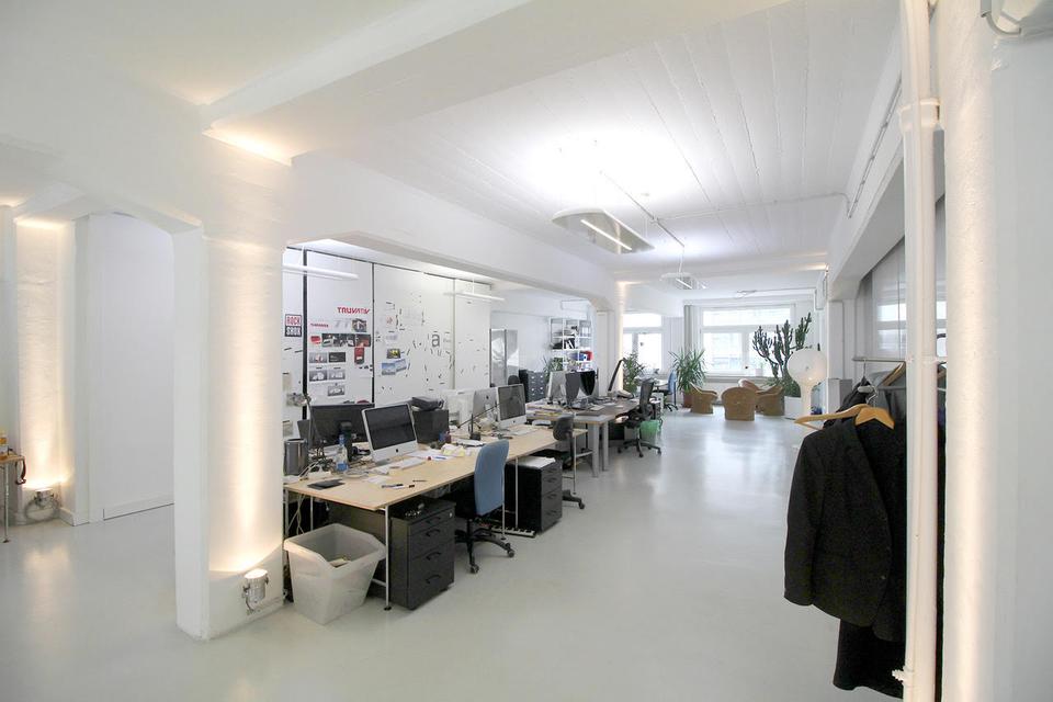 Thumbnail-Arbeitsplätze in schönem atmosphärischen Loftbüro - All-in-Miete