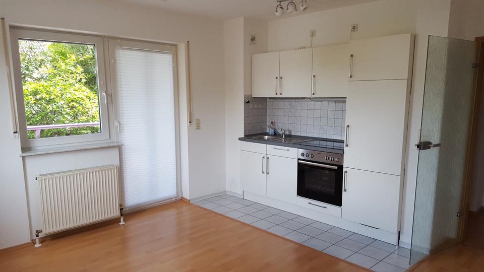 Thumbnail-Helle Einzimmerwohnung (EG, 33 m², Balkon) mit 5 Stellplätzen