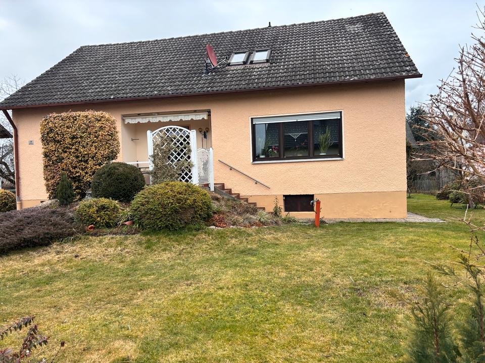 Thumbnail-Zweifamilienhaus mit großem Grundstück in Teublitz