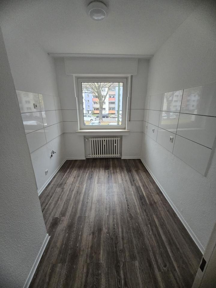 Thumbnail-Moderne 2-Zimmer-Wohnung mit Balkon in Duisburg
