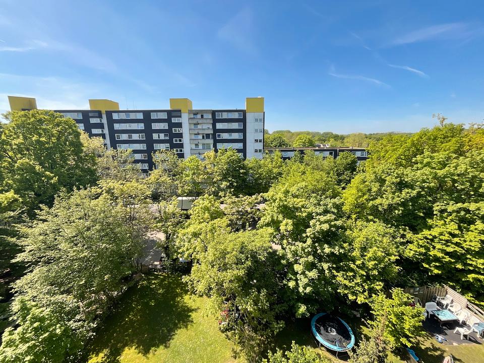 Thumbnail-Hier wird frisch renoviert, 4 Zimmerwohnung mit Balkon