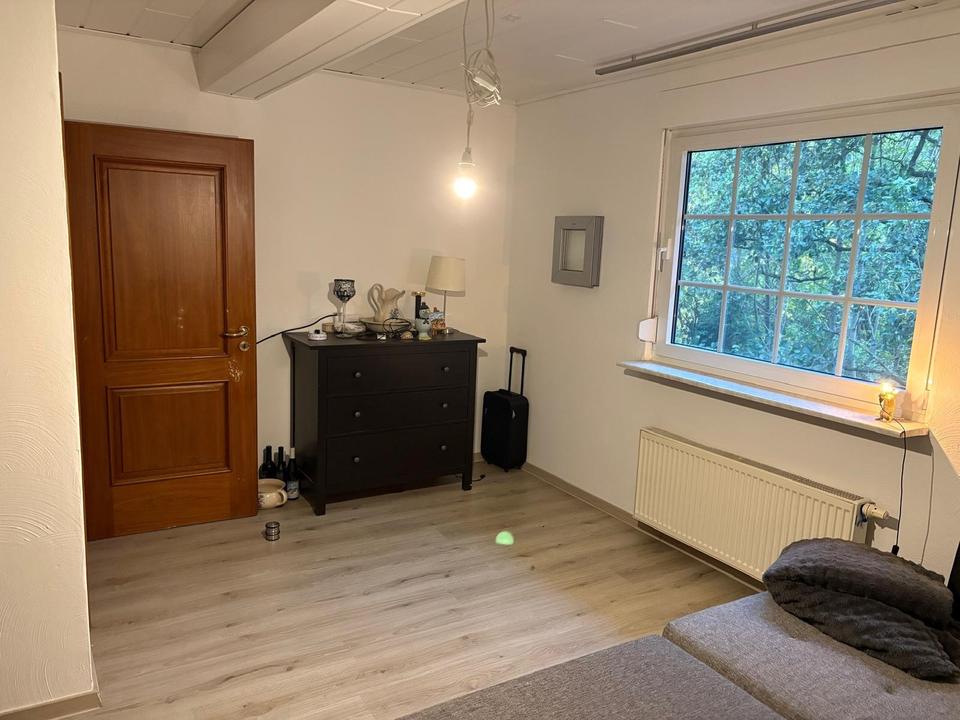 Thumbnail-Neu renovierte 4 ZKB mit Balkon zu vermieten