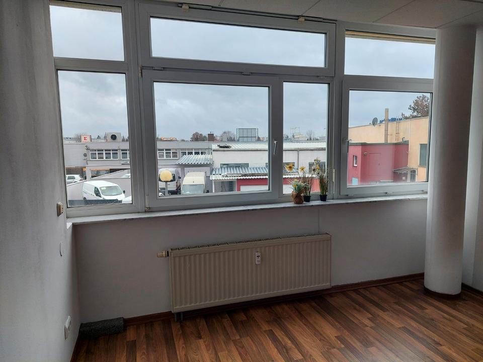 Thumbnail-Wohnung Helle 3,5- Zimmer Wohnung + kleiner Wintergarten im WZ