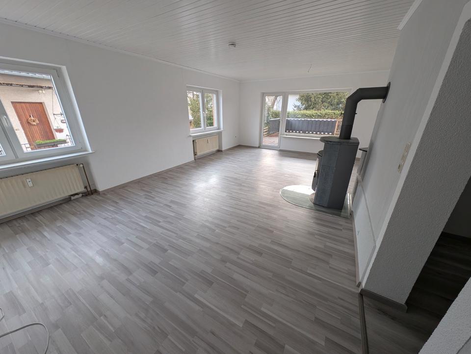 Thumbnail-Schöne Wohnung 3 Zimmer, Küche, Bad, Terasse