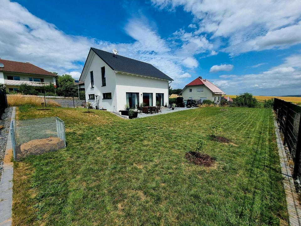 Thumbnail-Modernes Einfamilienhaus am Waldrand von Densberg. Bezugsfertig.