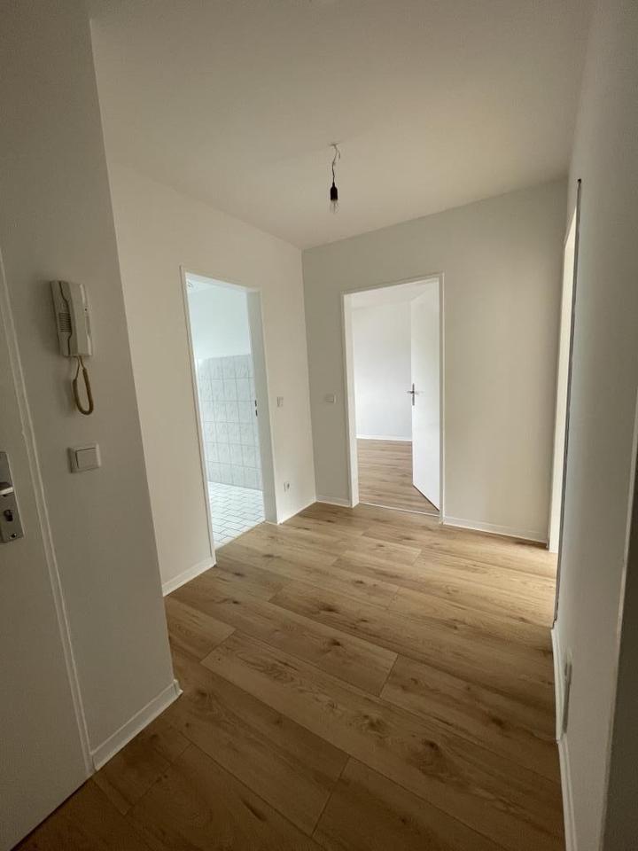 Thumbnail-2- Zimmer Wohnung in Langenfeld ab sofort!